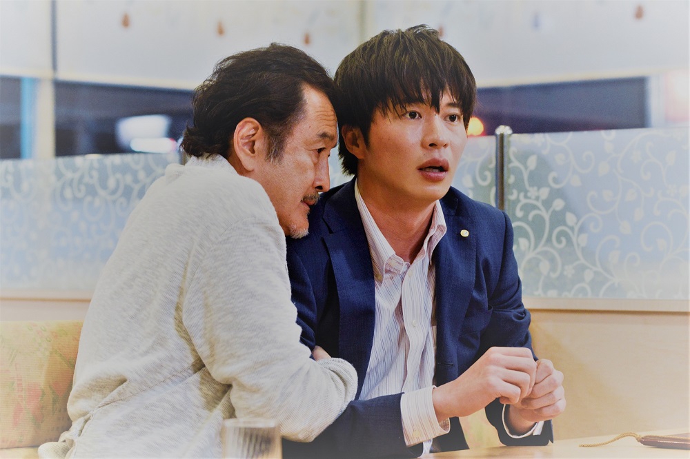 鋼太郎)、同居している\u201cイケメンでドSな後輩ライバル\u201d牧凌太(林遣都)が織りなす\u201cこの春いちばんピュアな(おっさん同士の)恋愛ドラマ\u201d『 おっさんずラブ』。